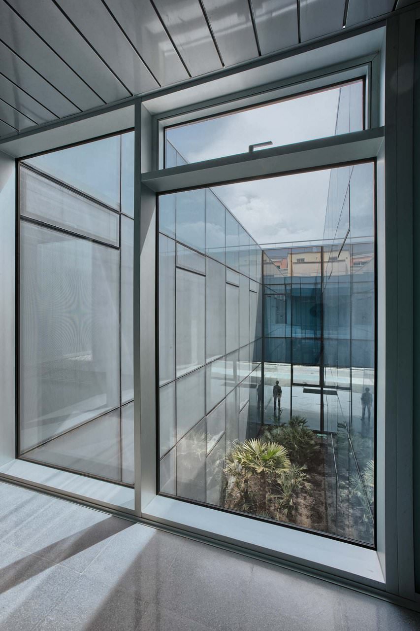 Centro de Seguridad de Vecindario, fotografía de arquitectura 4 realizada por Joaquín Ponce de León