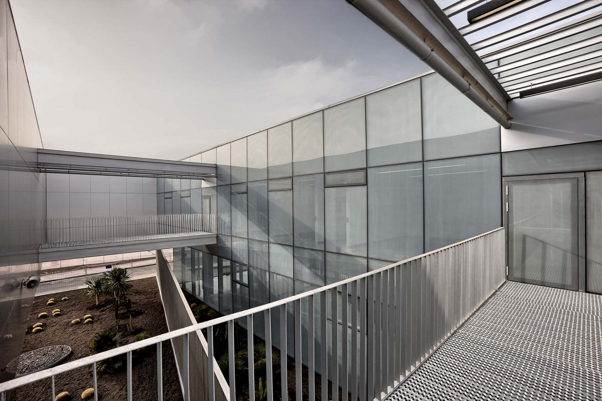 Centro de Seguridad de Vecindario, fotografía de arquitectura 5 realizada por Joaquín Ponce de León