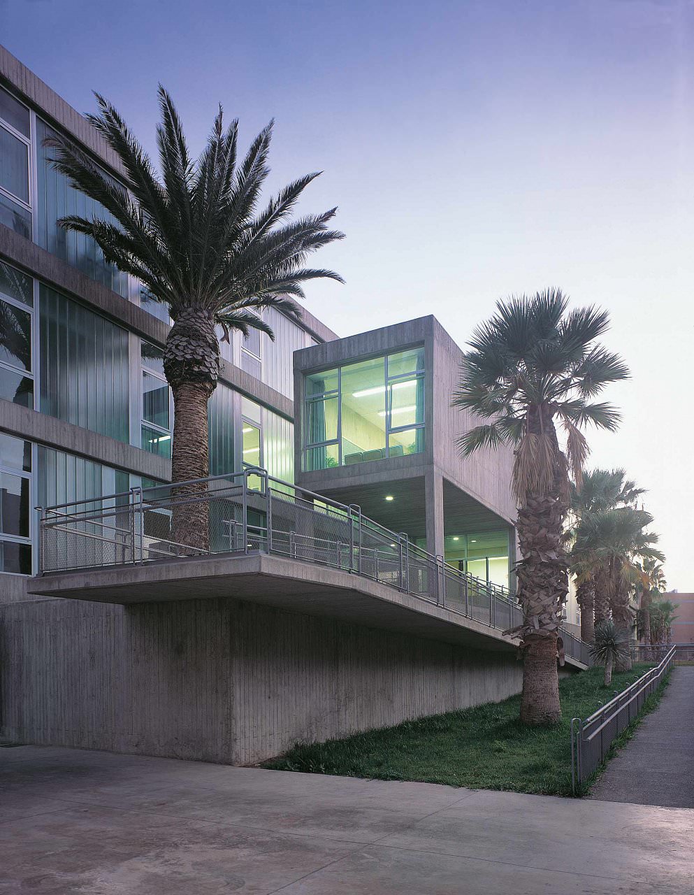 Instituto Marina Cebrián, fotografía de arquitectura 3 realizada por Joaquín Ponce de León