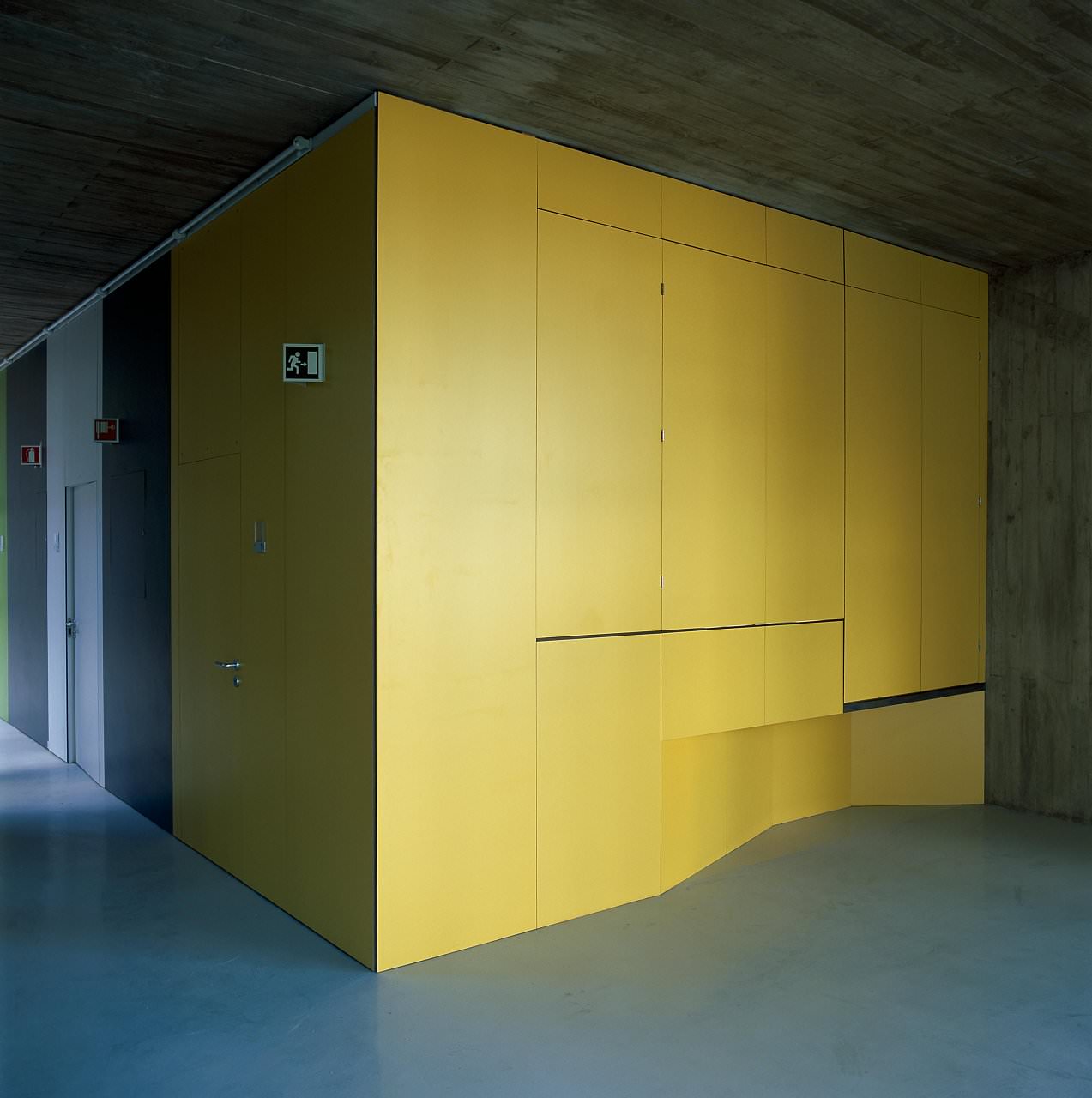 Instituto Marina Cebrián, fotografía de arquitectura 6 realizada por Joaquín Ponce de León