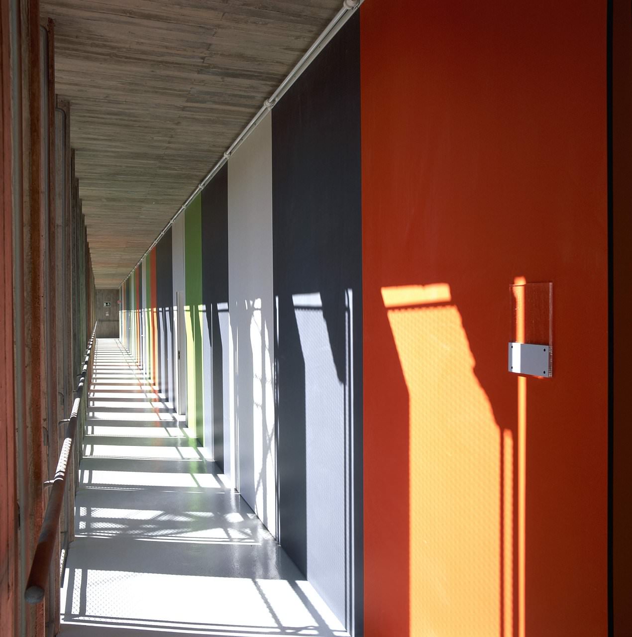 Instituto Marina Cebrián, fotografía de arquitectura 10 realizada por Joaquín Ponce de León